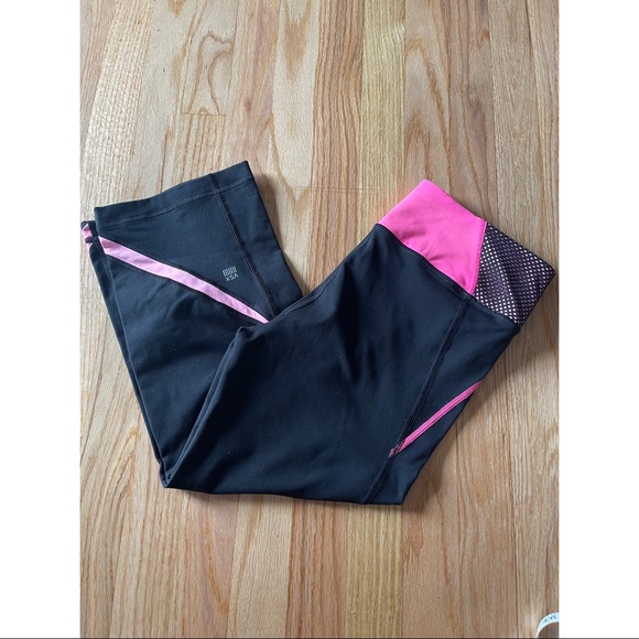 Victoria’s Secret VSX Capri leggings - Picture 5 of 7